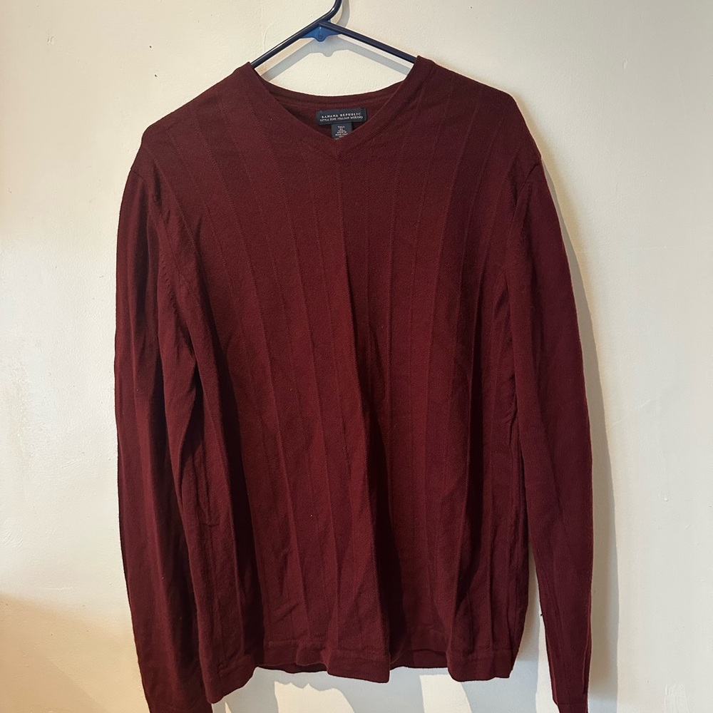 Banana Republic V-Neck Sweater in Deep Burgundy